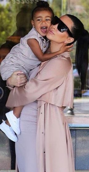 Kim Kardašijan sa ćerkicom Nort, Foto: Instagram