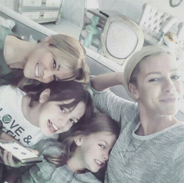 Nataša i Kristina Bekvalac sa ćerkama, foto: Instagram