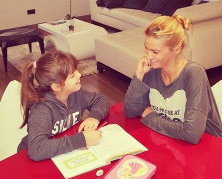 Nataša Bekvalac sa ćerkicom Hanom, Foto: Instagram