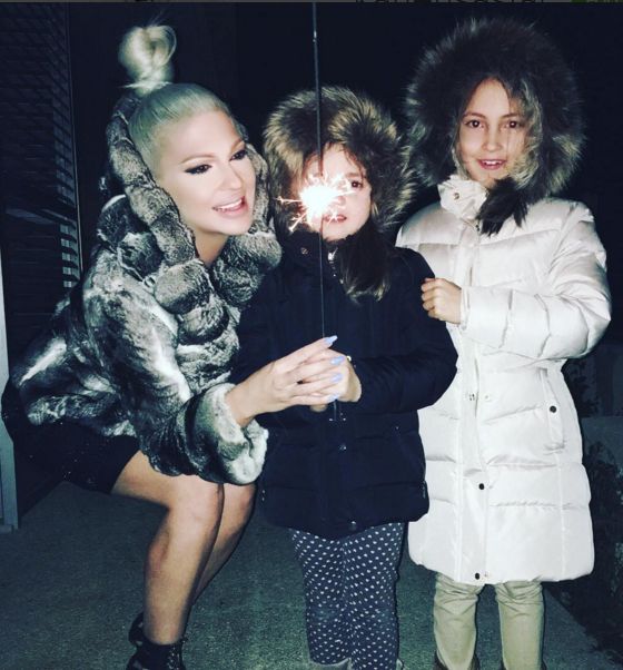 Jelena Karleuša sa ćerkama Atinom i Nikom, Foto: Instagram